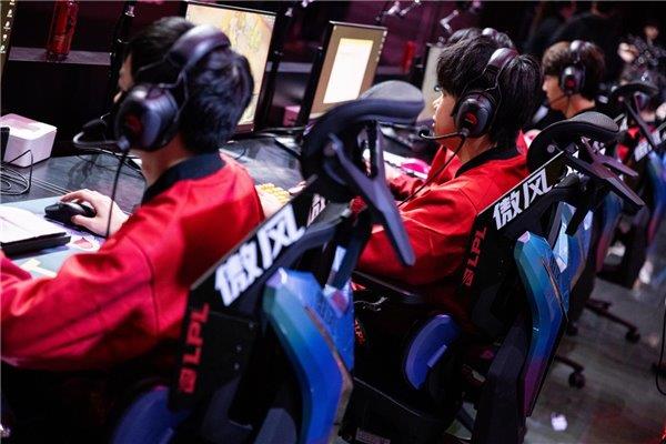 盟职业赛指定用椅 傲风G7凭啥这么火PG电子麻将胡了明星直播同款 英雄联(图4)